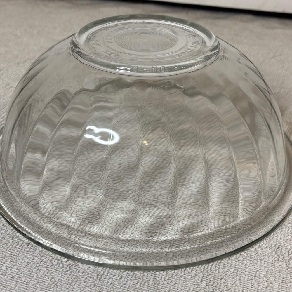 Vintage PYREX Mixing Bowl Clear Glass Ribbed 2.5L - Picture 3 of 5